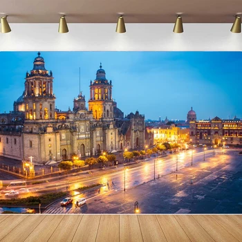 Градски пейзаж Мексико през нощта, снимка на фона на катедралата и Президентския дворец, парти на открито в центъра на Мексико сити
