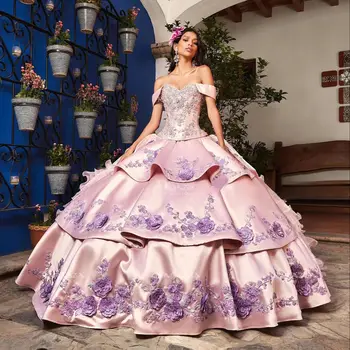 Розови рокли Charro Quinceanera Бална рокля с открити рамене Апликация от мъниста Буйна мексико сладостта на 16 рокли 15 Anos
