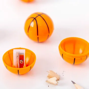 10 бр. очарователните точилок за моливи във формата на баскетбол Преносими острилка за моливи