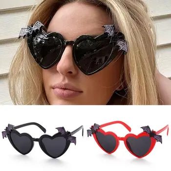 Крила на прилеп Декор Слънчеви очила във формата на сърце Модно украса за дискотеки, партита, костюм за Хелоуин, слънчеви очила във формата на сърце за жени