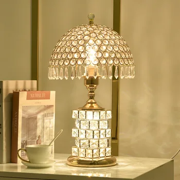 Кристален лампа За спалня Луксозен Романтичен Европейски Дом Топло Сватбата е Лесна Модерна и Креативна Нощна лампа за сватбената зала